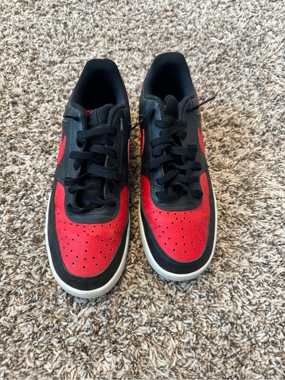 Men’s Nike  Black & Red Low-Top Athletic Sneakers
